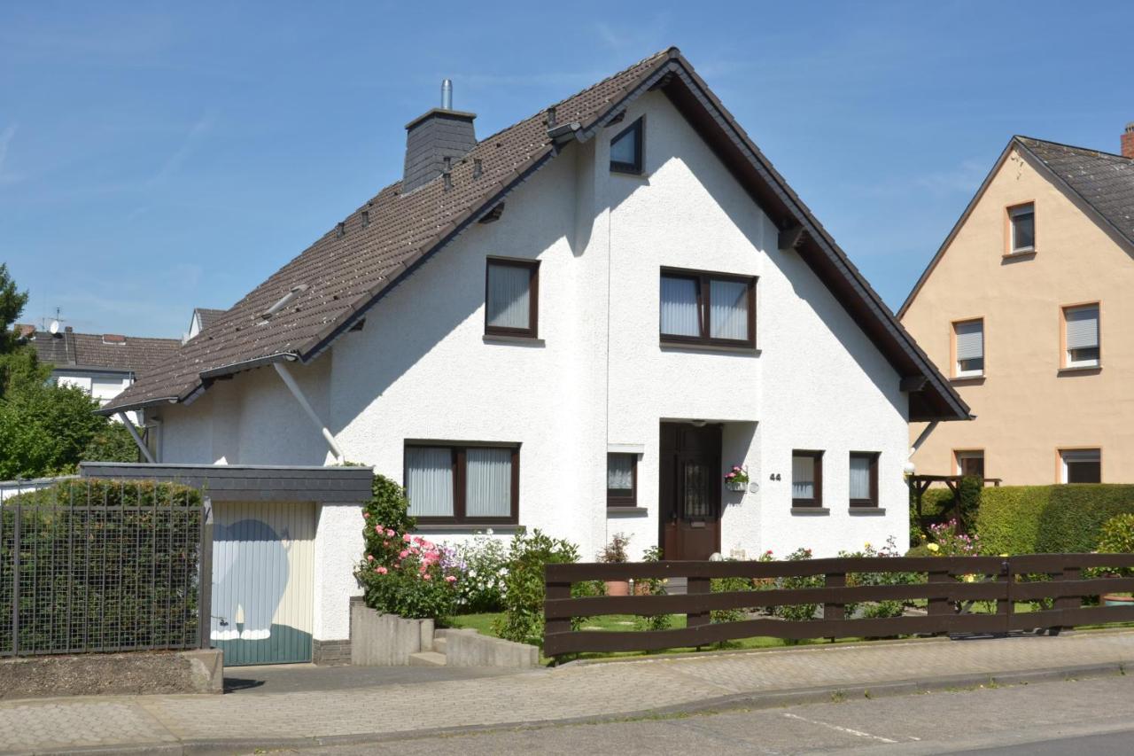 Ferienwohnung Heinen Андернах Екстериор снимка
